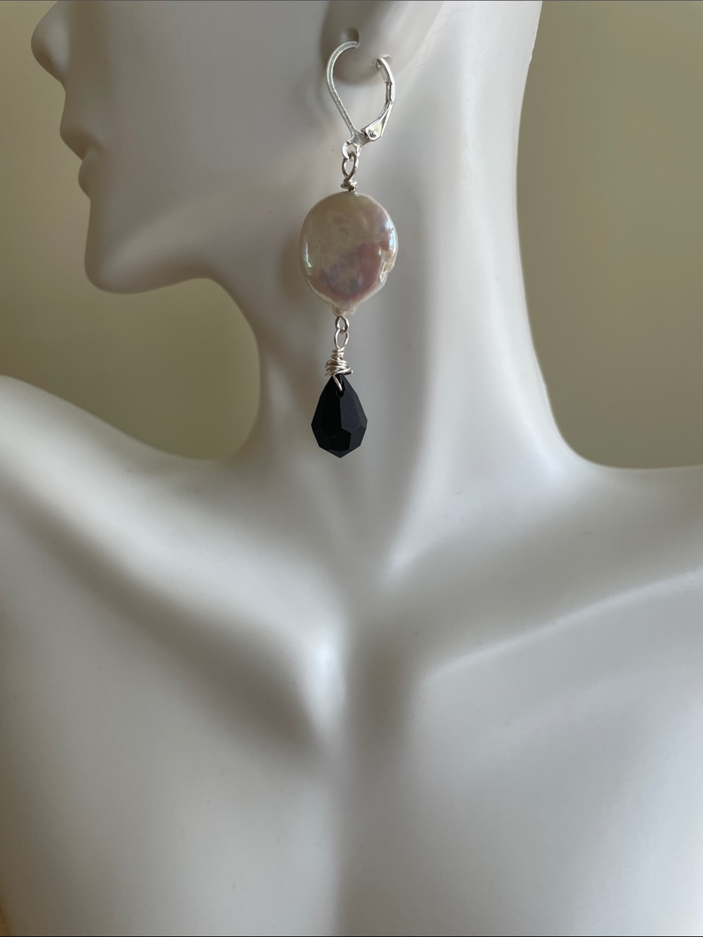 HAND CRAFTED FRESHWATER COIN PEARL & MATTE NAVY BRIOLETTE EARRINGS - Picture 3 of 12